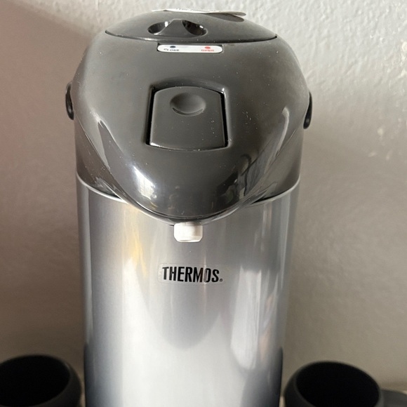 Vintage Thermos Black and Silver Beverage Center No Longer Sold in Stores BNWOT - Picture 3 of 11